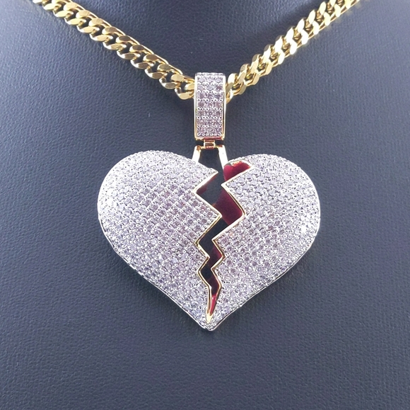 🤍 Icy Broken Heart + 24" x 4mm Cuban Chain - Picture 2 of 8